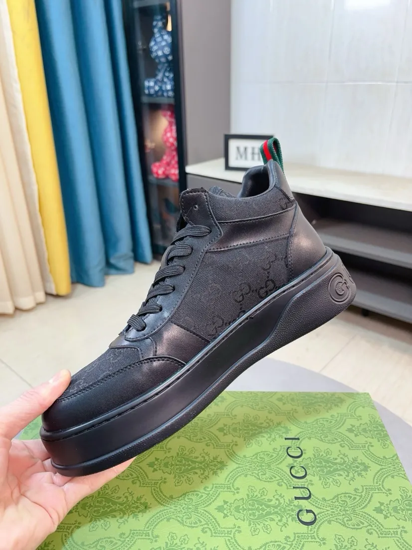 Factory price 438🌹🌹GUCCI [Gucci] New high-top men's shoes, a high-end brand, the latest fashionable casual men's shoes, trendy and versatile, relaxed and sporty style, uppers imported from Italy, first-layer cowhide, genuine leather lining, and ultra-fine workmanship. Original personalized fashionable rubber wear-resistant outsole, light and comfortable on the foot, size 38-44